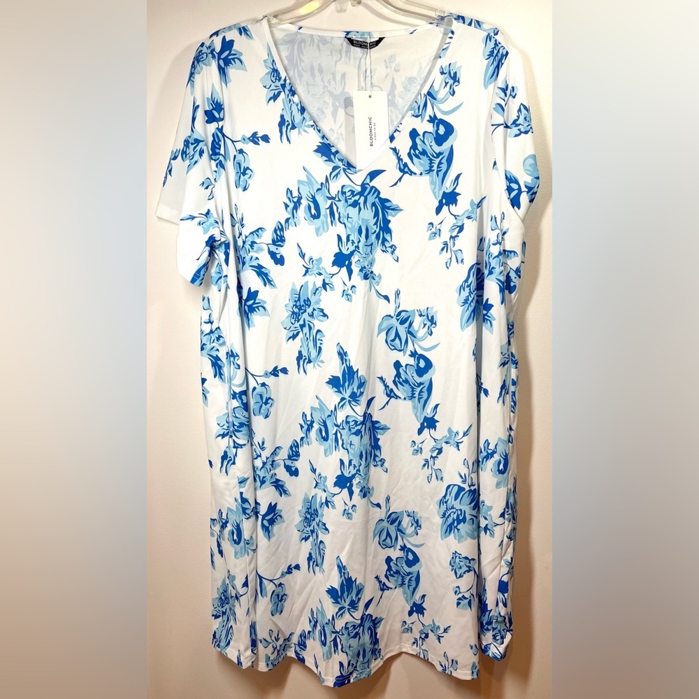 NWT BloomChic Floral Print Short Sleeve V‎ Neck Midi Dress Size 22/24
